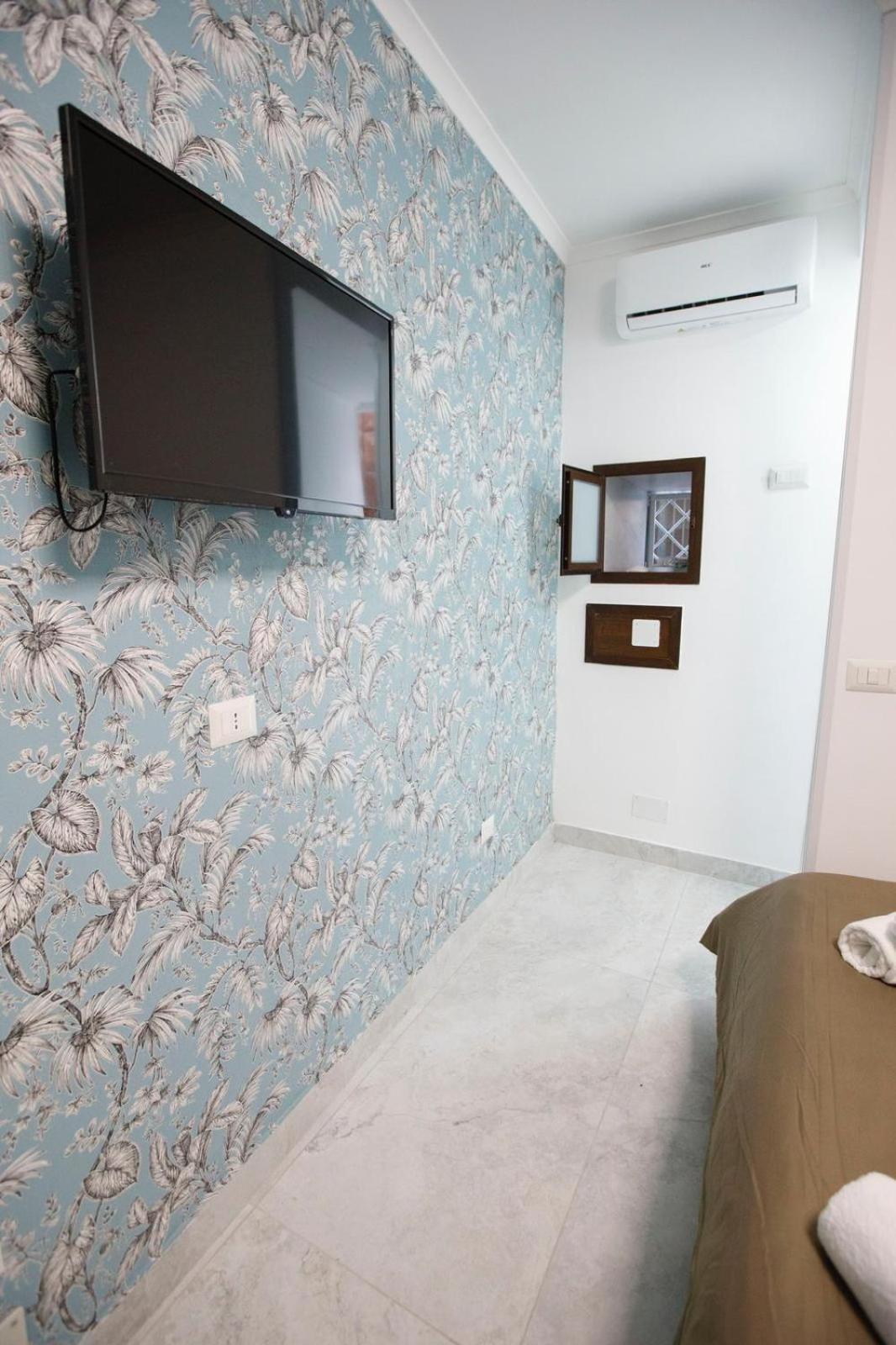 B&B Le Stanze Di Aurora Naples Exterior photo